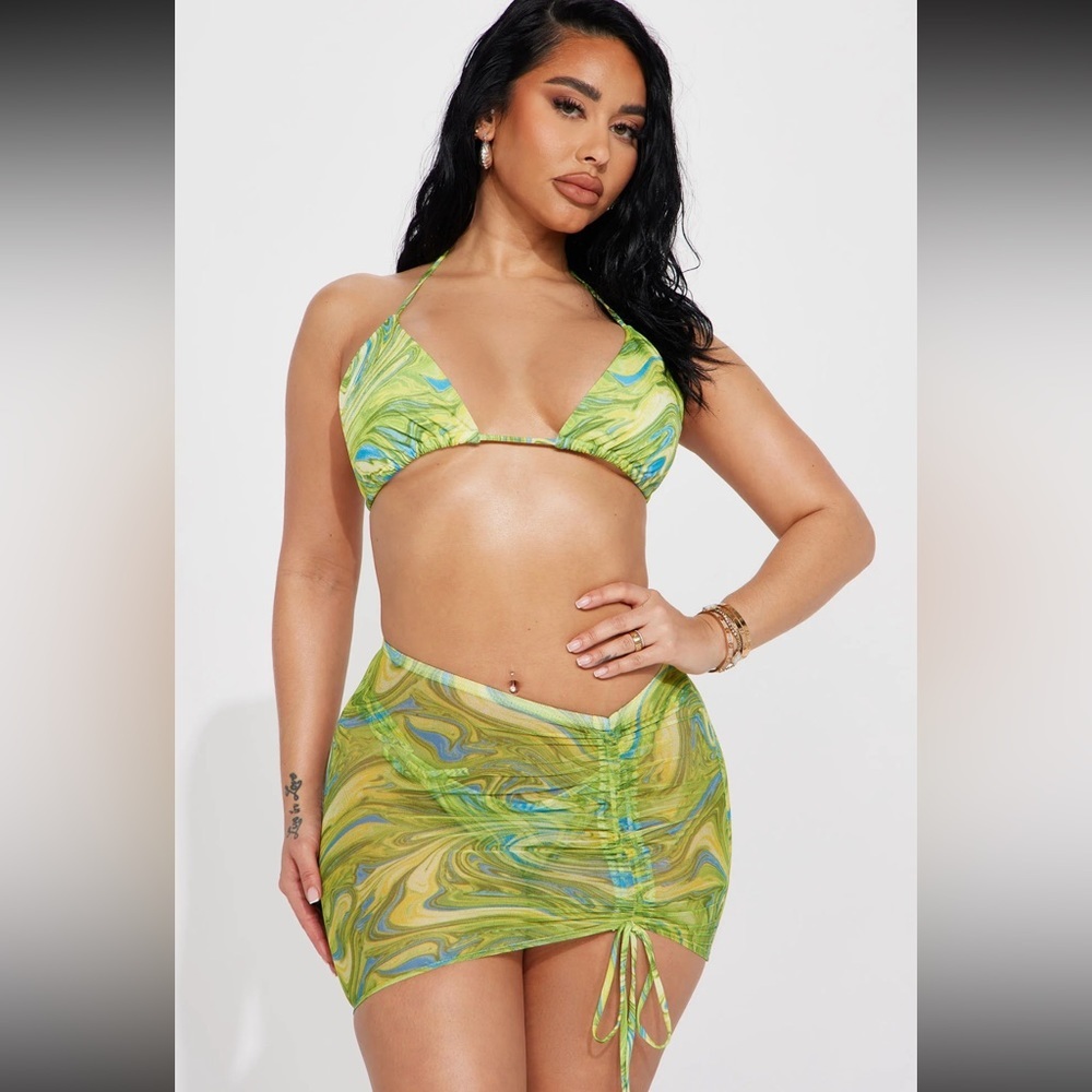 WAVY DAZE 3 PEICE BIKINI SET FASHION NOVA BRAND NEW MEDIUM